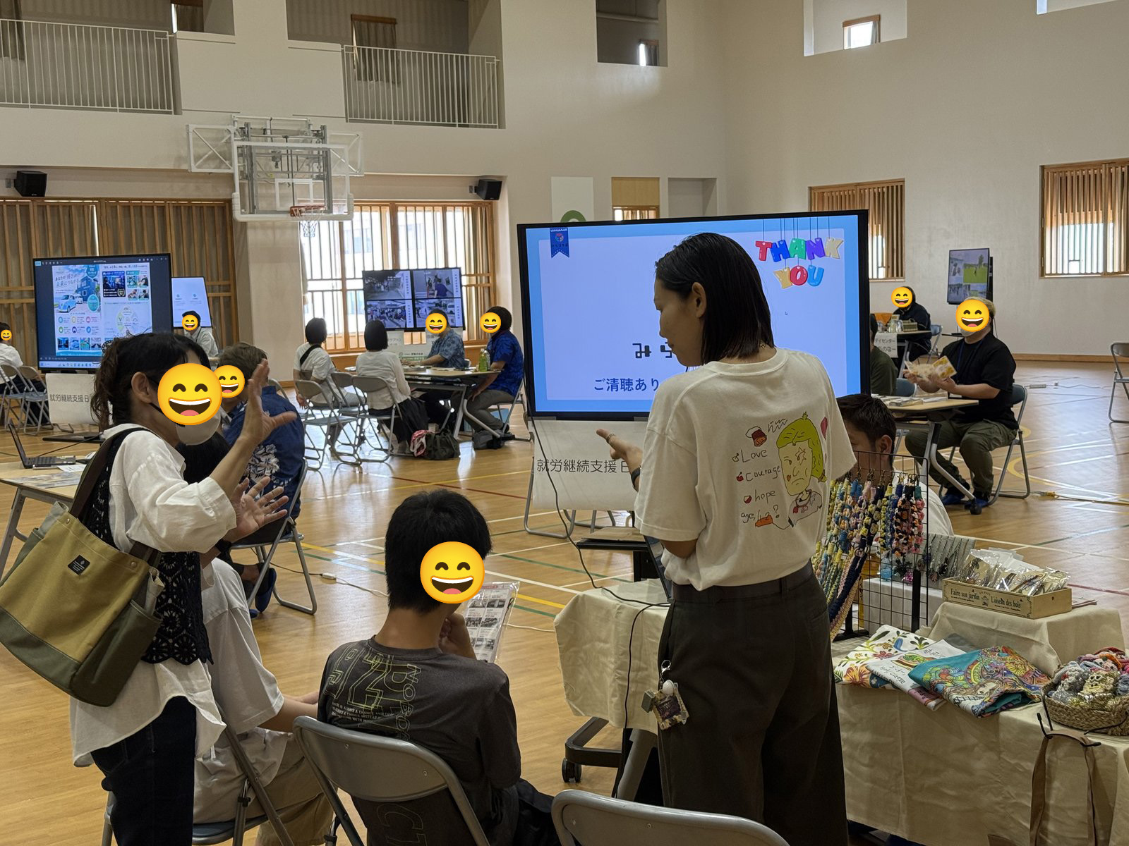 利用者さんのイラストをプリントしたみらコラボのオリジナルTシャツ